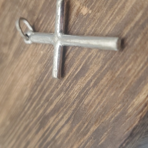 Cross pendant - Picture 2 of 2